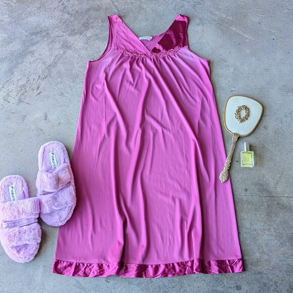 Vintage Vanity Fair Purple V-Neck Sleeveless Slip Nightgown - Picture 1 of 7
